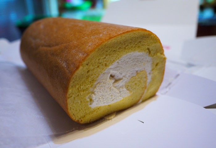 【甜點】法朋烘焙甜點坊 Le Ruban Pâtisserie．半個月前就預訂的鮮奶油蛋糕捲